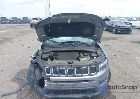 2017 Jeep New Compass Latitude Fwd from USA, damaged, VIN 3C4NJCBB7HT617199